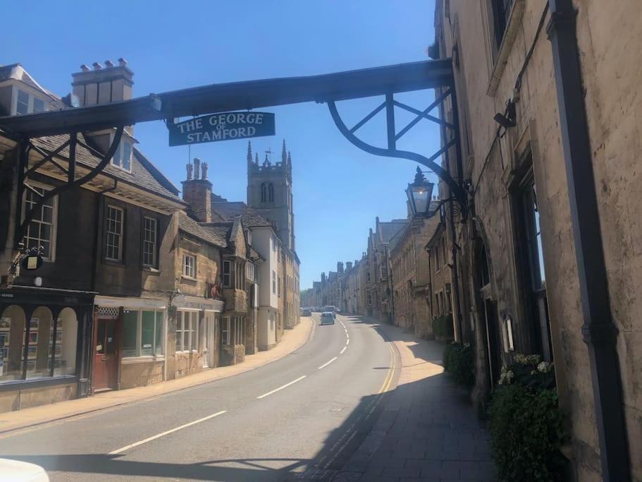 The Granary, Lovely Townhouse In Central Stamford Extérieur photo